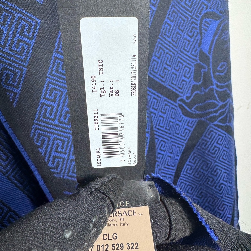 Versace Medusa Greek Key Wool Blend scarf - Picture 7 of 8